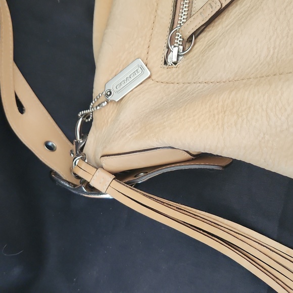 COACH VINTAGE~RARE Soho Pebble Leather Hobo Bag - Picture 2 of 9